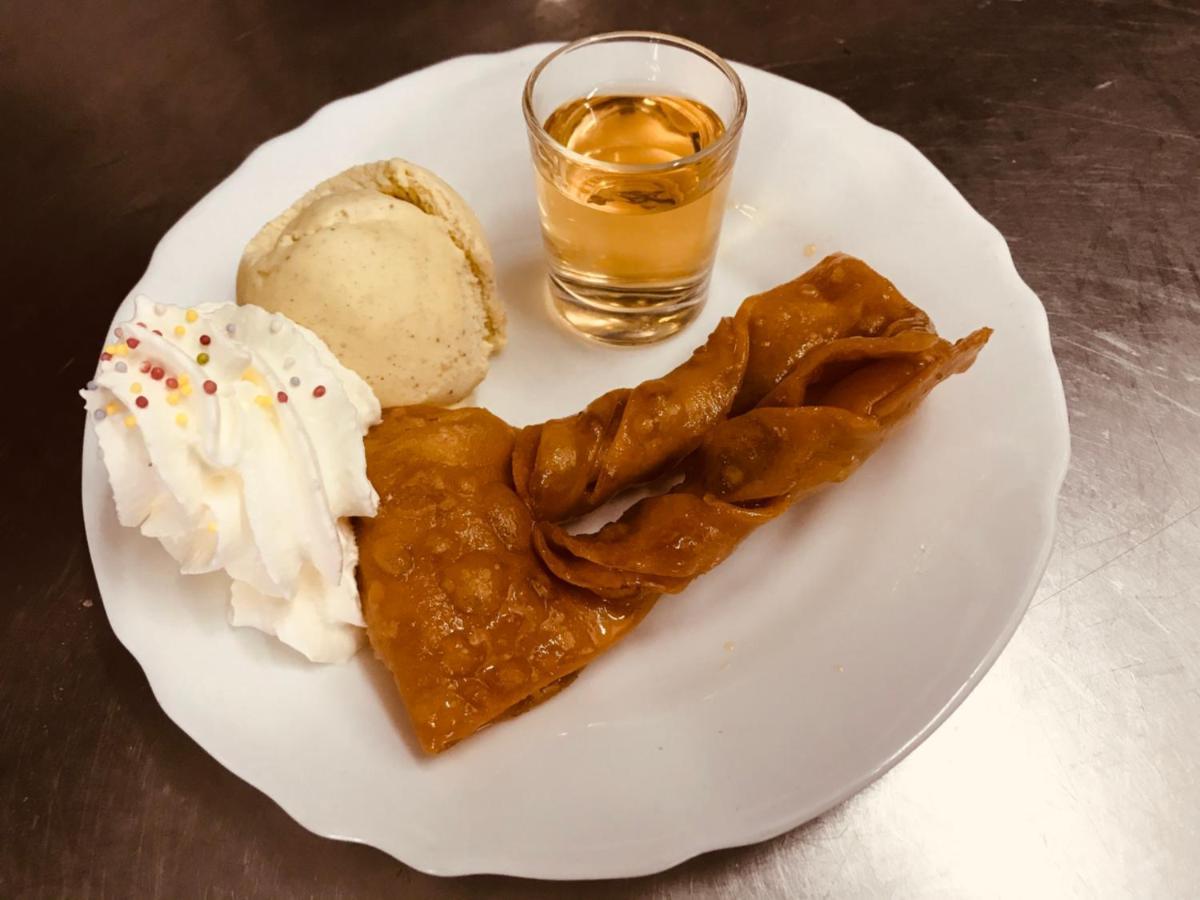 Hotel Restaurant L'Agapanthe Pont-de-Salars エクステリア 写真