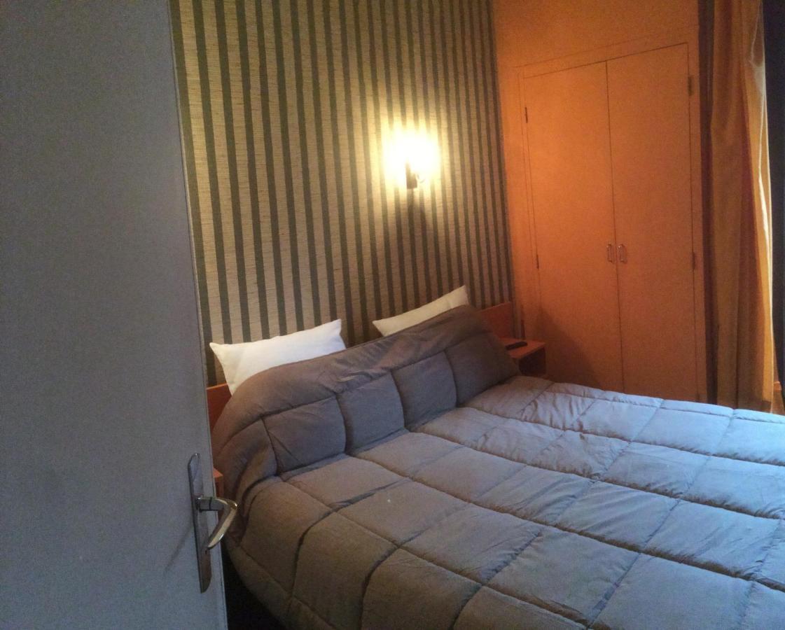 Hotel Restaurant L'Agapanthe Pont-de-Salars エクステリア 写真