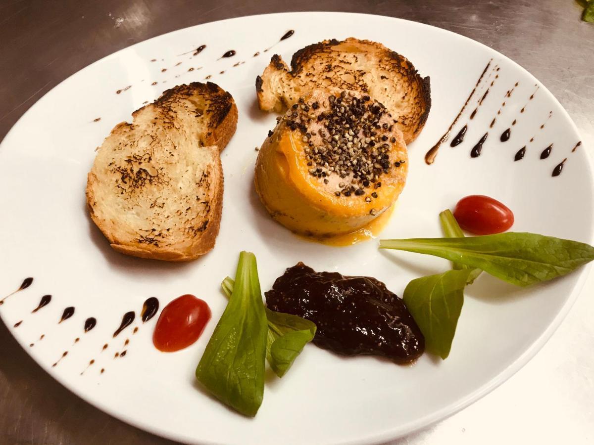 Hotel Restaurant L'Agapanthe Pont-de-Salars エクステリア 写真