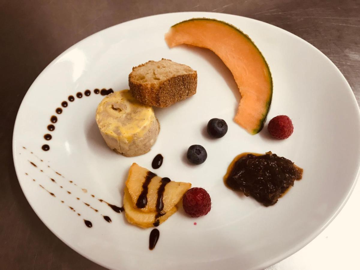 Hotel Restaurant L'Agapanthe Pont-de-Salars エクステリア 写真