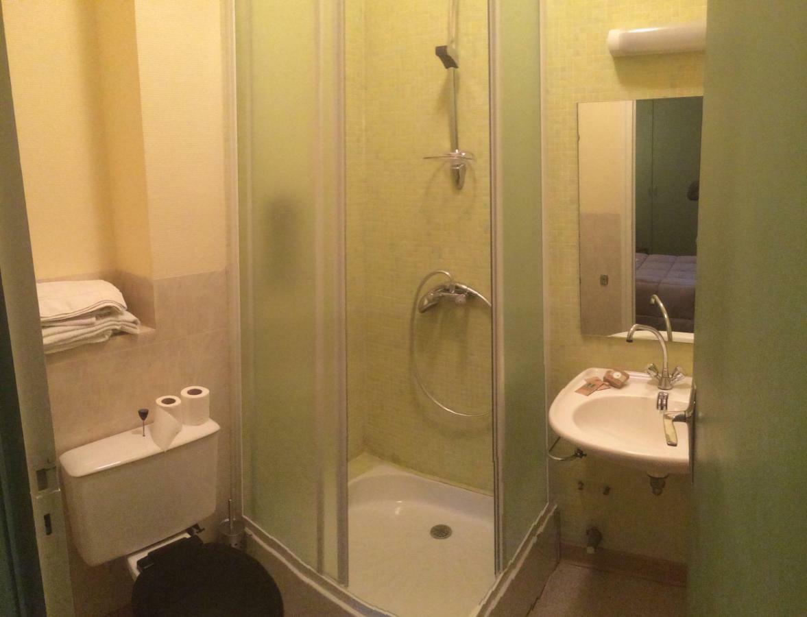 Hotel Restaurant L'Agapanthe Pont-de-Salars エクステリア 写真