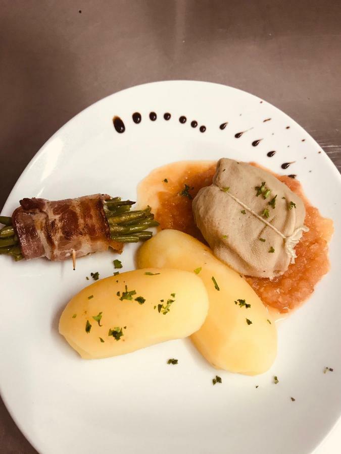 Hotel Restaurant L'Agapanthe Pont-de-Salars エクステリア 写真